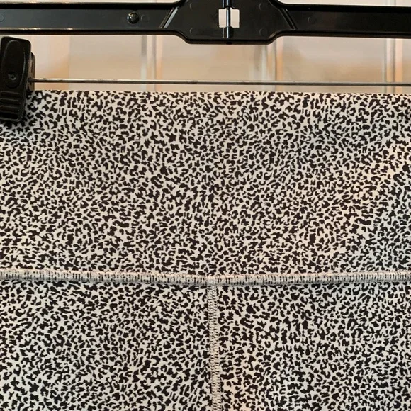 Athleta Salutation II Textured Tight Black and White Leggings - Picture 4 of 9